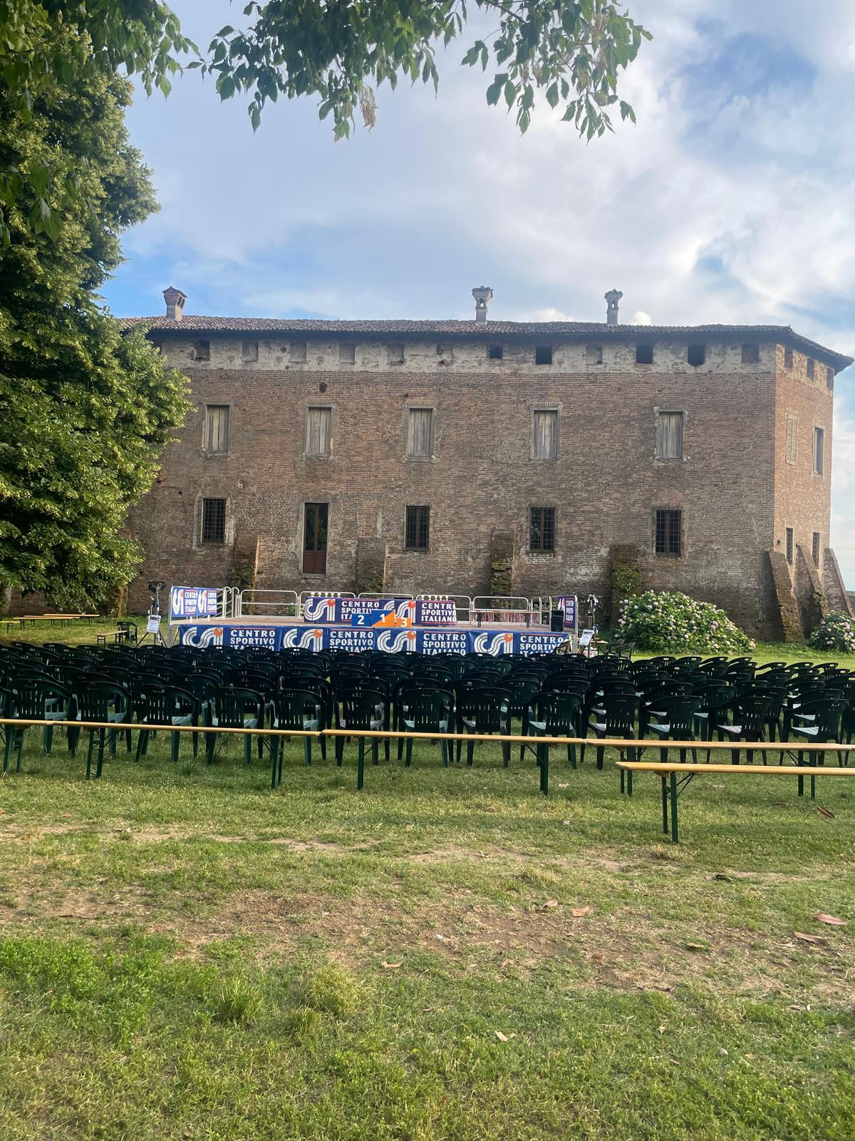 CSI_atletica_palco con sfondo castello di Fombio